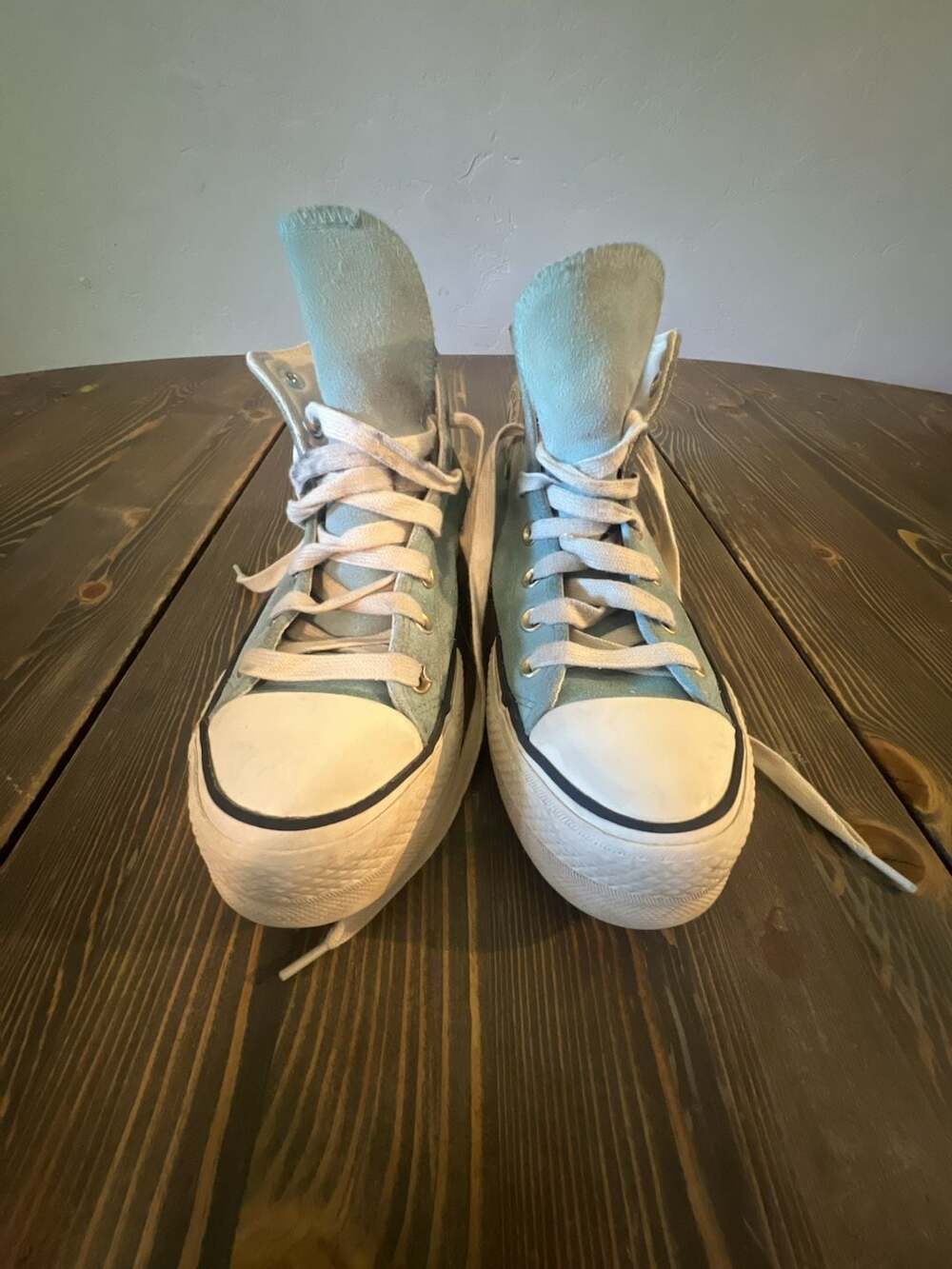Converse Chuck Taylor All Star Lift High Top Size 7.5 Light Blue Suede